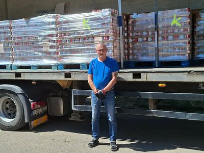 Шведський волонтер передав Миколаївському зоопарку корм для тварин