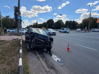 У Черкасах водій кросовера протаранив хетчбек, який його не пропустив при повороті