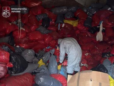 Шприци, голки та леза скальпелів: у Києві знайшли небезпечні медвідходи