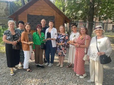 Переселенці з Херсонщини відвідали «Весілля у Палаці» в Івано-Франківську