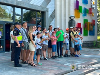 Поліцейські влаштували дітям пізнавальний візит до музею