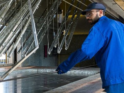 Гаряче цинкування: захист техніки від корозії