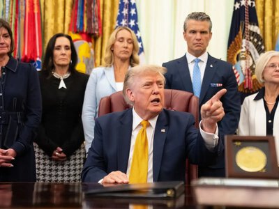 Трамп повертається до економічного тиску на Іран: США посилюють санкції та блокаду експорту нафти