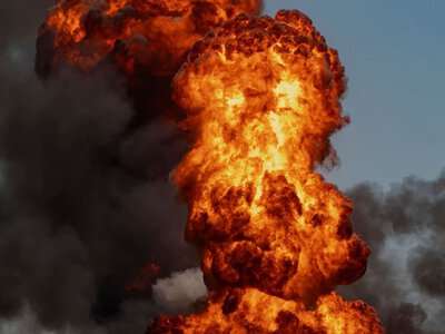 Вибухи пролунали у Геленджику: було зафіксовано сильну пожежу