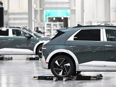Водій не потрібен: Hyundai починає експлуатацію інноваційних роботів-паркувальників (ВІДЕО)