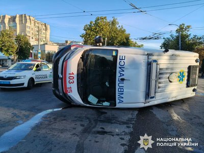У Рівному сталась ДТП за участю швидкої, постраждали троє медиків