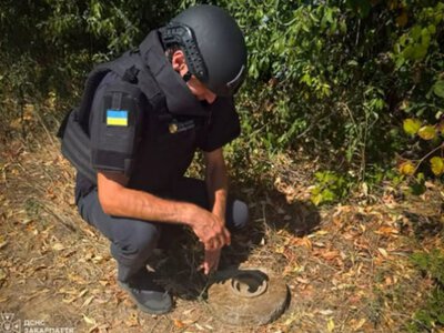 У Мукачеві на дні пересохлого водоймища знайшли протитанкову міну
