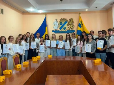 200 балів з НМТ: у Стрийській РВА нагородили випускницю Моршинської громади