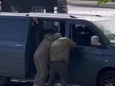 Чоловіка, який мав відстрочку, співробітники ТЦК в кайданках вивезли за 140 км від дому – омбудсман