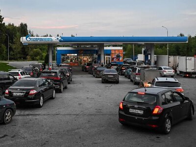 Бензинова криза дісталася до Москви: у РФ знову шикуються черги на заправках (відео)