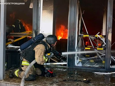 На Дніпропетровщині росіяни атакували логістичну компанію, підприємства та інфраструктуру: подробиці