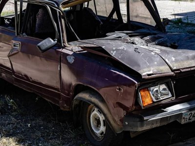  Який вигляд має автівка у Херсоні після атаки російського дрона. ФОТО 