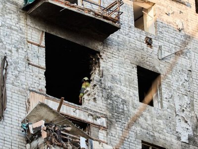 Ворожий БпЛА, начинений шрапнеллю, поцілив у багатоповерхівку в Смілі