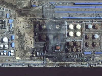 Атака дронів на Москву та Ленінградську область: в порту Усть-Луга сталася пожежа