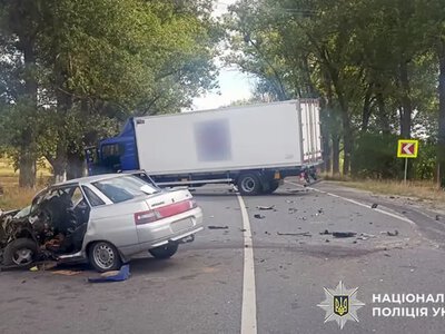 На Славутчині легковик зіткнувся з вантажівкою: загинув 56-річний водій