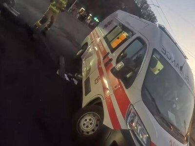 У Рівному рятувальники підняли карету швидкої, яка перекинулася після ДТП