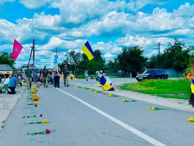 Кролевецька громада провела в останню путь 22-річного Героя – Максима Кременя
