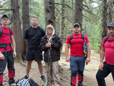 На Говерлі рятувальники допомогли жінці, якій стало погано під час спуску
