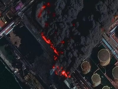 У Росії заявили про атаку 54 дронів: у порту Усть-Луга спалахнула пожежа