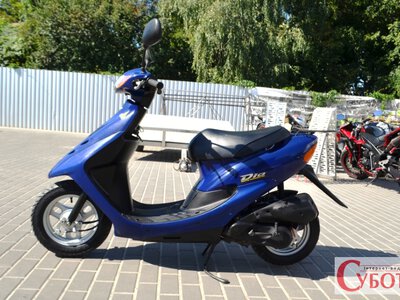 У Бердичеві 15-річний хлопчак під виглядом тест-драйву вкрав чужий мопед