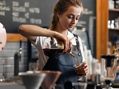 Роботодавці шукають молодь: Дніпропетровщина увійшла до топ-регіонів за кількістю працюючих неповнолітніх