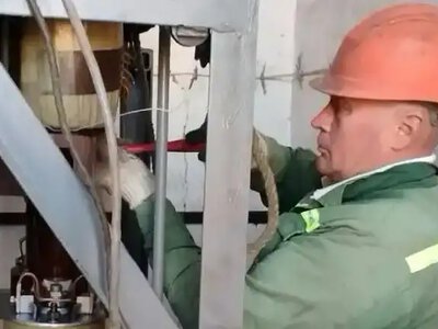 Готують електромережі до зими на Рівненщині: відремонтували вже понад 500 вимикачів