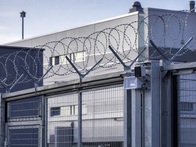 В Естонії понад 50 затриманих мігрантів заявили, що вони неповнолітні