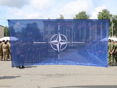 Bloomberg: США перевіряють лояльність союзників по НАТО перед можливим скороченням військової присутності в Європі