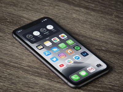 Легендарний iPhone X відправили на пенсію: Apple поставила на ньому хрест