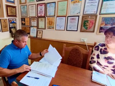 Посмертні нагороди для захисників та нові тарифи на харчування у школах: головні рішення виконкому Красненської громади