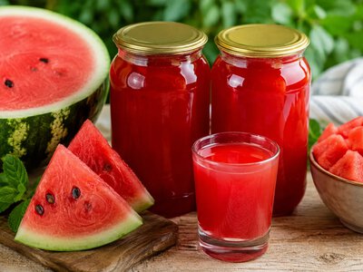 Не варення і не компот: що можна закрутити з кавуна на зиму