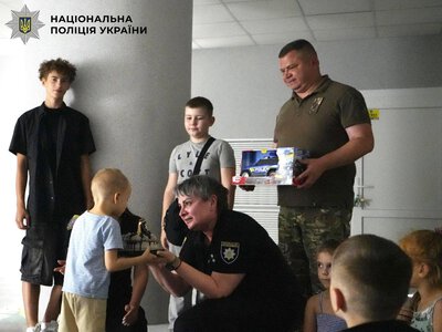 Поліцейські Києва влаштували свято для сина захисника