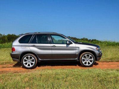 Старий X5 E53 отримає 500 «конячок» та механічну коробку передач