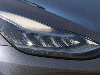 Tesla відкликає понад 20 тисяч Model 3 та Model Y через фари: що з ними не так