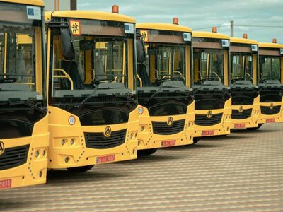 Новий транспорт для школярів: які громади Київщини отримали автобуси