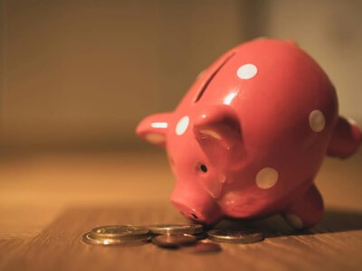 Кому з українців доплатять по 1 297 гривень до основної пенсії у вересні  (Відео)