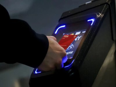 Пенсійний фонд призупинив виплати: що сталося та як українцям поновити нарахування