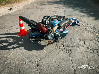 На Золотоніщині зіткнулися авто та мотоцикл: водія двоколісного госпіталізували