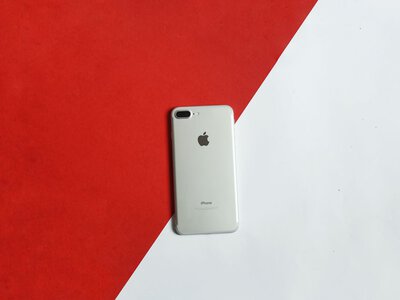 Apple попередила власників iPhone у 110 країнах: телефони можуть атакувати шпигуни