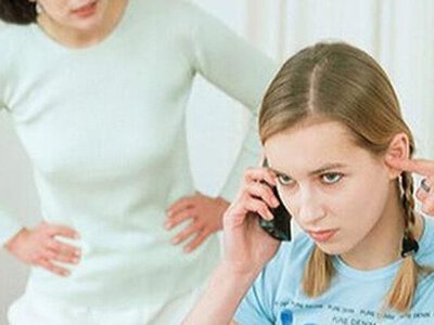 Дитина зривається на батьках: психологи радять відповісти трьома фразами