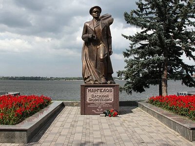 У Дніпрі демонтували пам’ятник “батькові радянських ВДВ” Маргелову, встановлений вже за часів незалежності