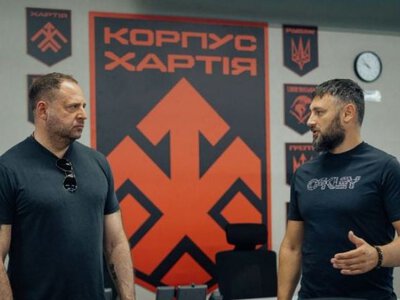 «Хартія» опинилася в центрі скандалу через співпрацю з Єрмаком: військові пояснили своє рішення