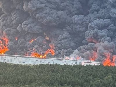Під Москвою після українських атак палає Wildberries і логістичний комплекс «Північне Домодєдово» (ВІДЕО)