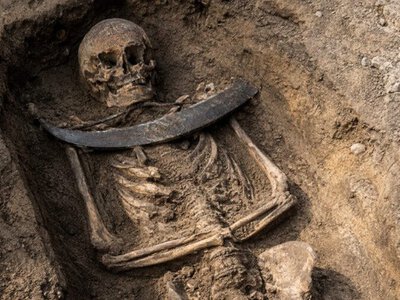 «Вампірша» з XVII століття: у Польщі розкривають таємницю незвичайного поховання дівчини