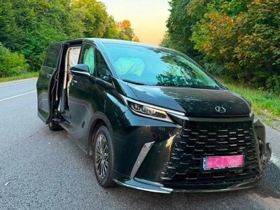 Павлюк потрапив у серйозну ДТП: після аварії сів у Brabus і поїхав