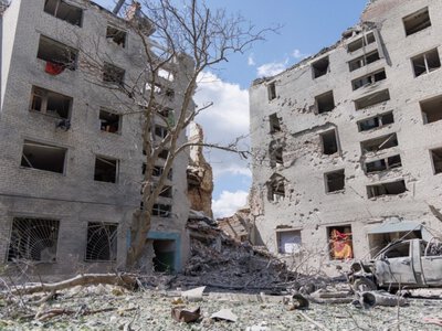 У Краматорську з-під завалів зруйнованої багатоповерхівки дістали тіло чоловіка
