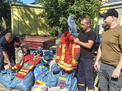 Миколаївським рятувальникам привезли зі Швейцарії екіпірування на сотні тисяч євро