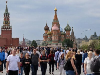 Черги, дефіцит і мовчання: радянська звичка, яка рятує режим Путіна