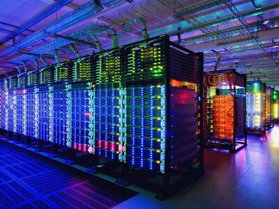 Де закінчується простий сервер та починається хмарна інфраструктура?