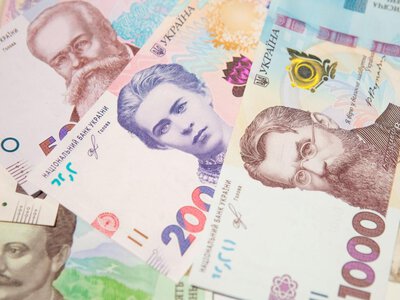 Серія цифр вирішує все: які банкноти українці можуть продати за тисячі